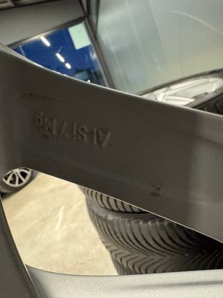 4 llantas originales Audi de 16” con neumáticos