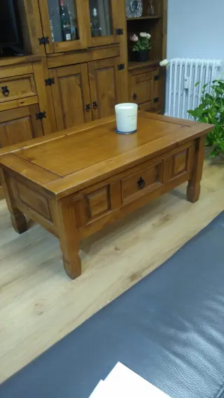 Mesa baja de madera