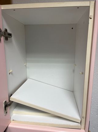 Mueble rosa 2 cajones y vitrina