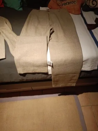 Traje chaqueta y pantalón beige