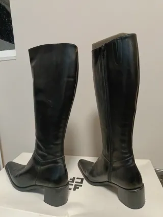 Botas de piel auténtica negras