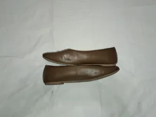 Zapatos Uniqlo planos marrones mujer