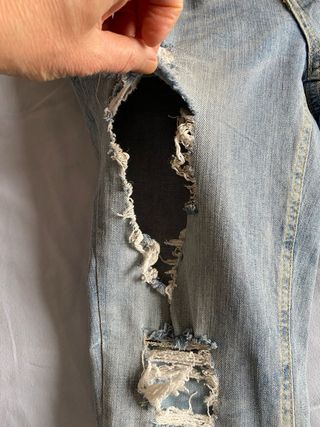 Jeans vintage a gamba dritta strappati