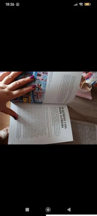 Libro El Arte de Frida Kahlo y caja con cartas