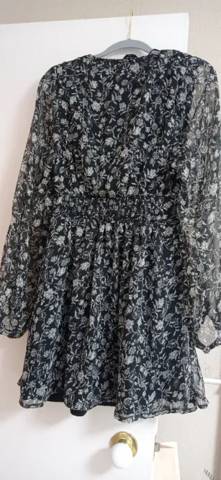 Vestido negro floral talla XS sin estrenar