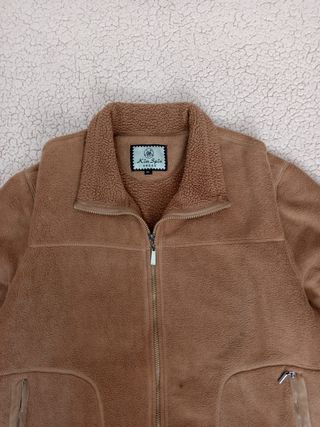 Chaqueta polar marrón hombre