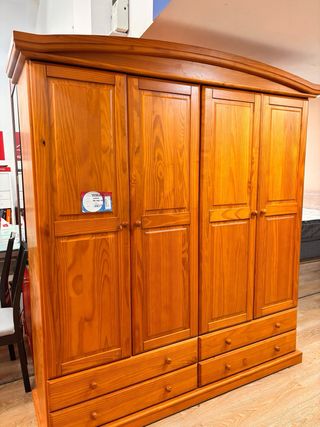 Armario de pino provenzal