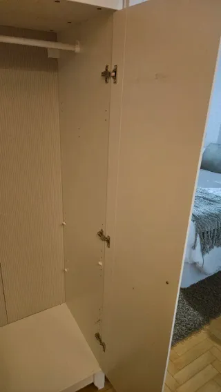 Armario blanco de madera