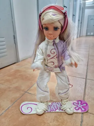 Nancy Brillos en la Nieve Muñeca Esquiadora