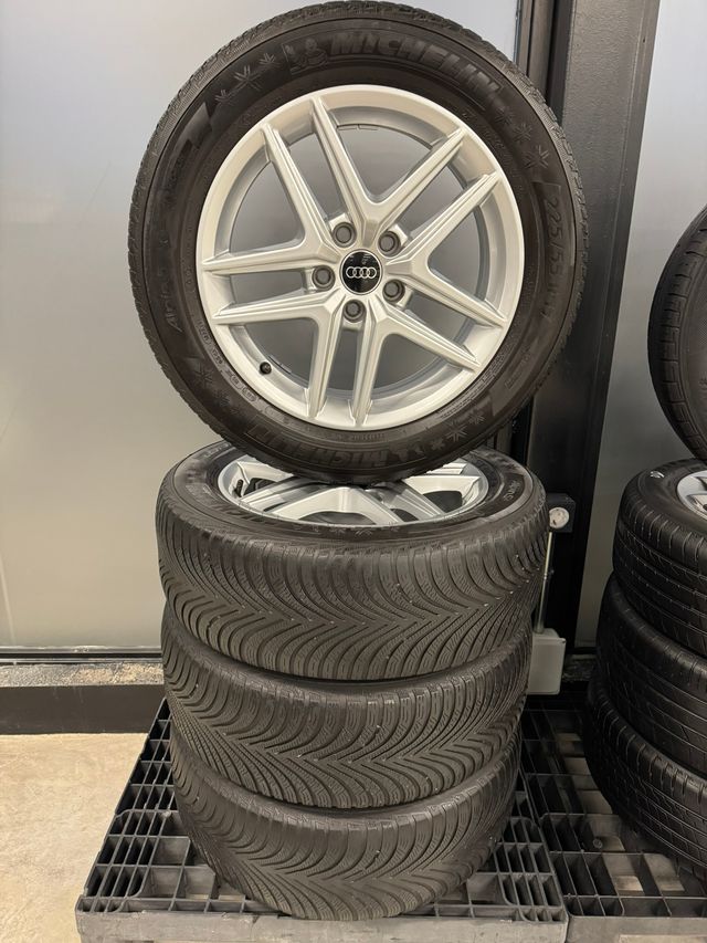 4 llantas Audi de 17” con neumáticos de invierno