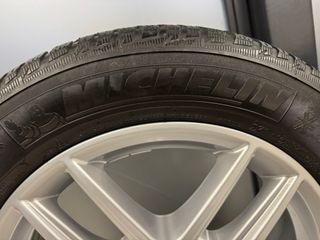 4 llantas Audi de 17” con neumáticos MICHELIN