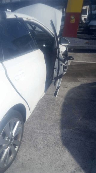 Toyota 20889999 faro antiniebla del der auris e15