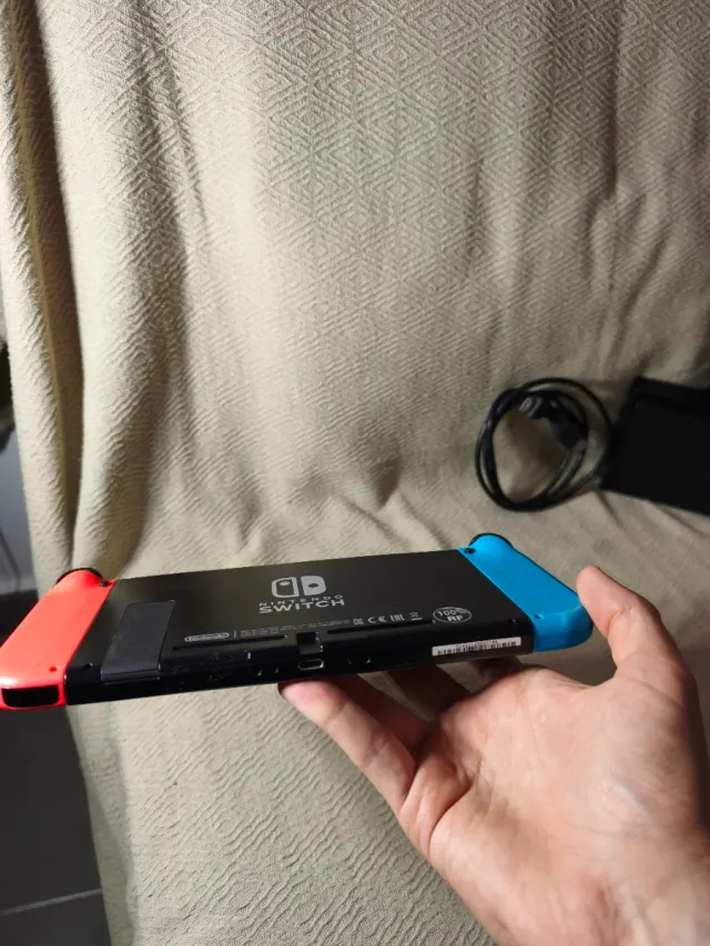 Nintendo Switch + Funda