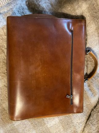 Maletín de piel marrón