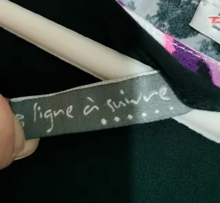 Blusa negra adornos plateados talla 40