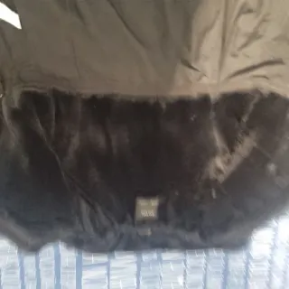 Abrigo plumífero negro Zara