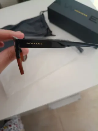 Gafas de sol Hawkers negras y marrones
