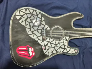 Guitarra Decorativa Mosaico Rolling Stones