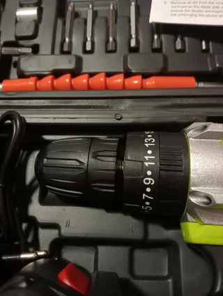 Taladro Percutor Atornillador Inalámbrico 28V