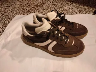 Zapatillas Stradivarius Marrones y Blancas