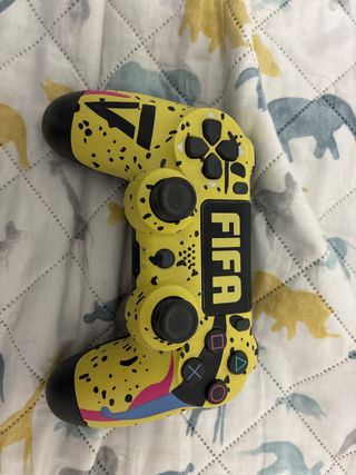 Mando PS4 FIFA Amarillo