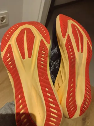 Zapatillas Asics Novablast 5 Talla 42