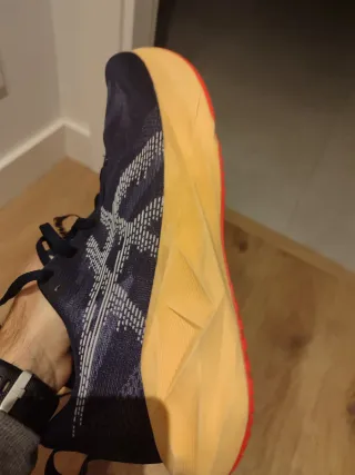 Zapatillas Asics Novablast 5 Talla 42