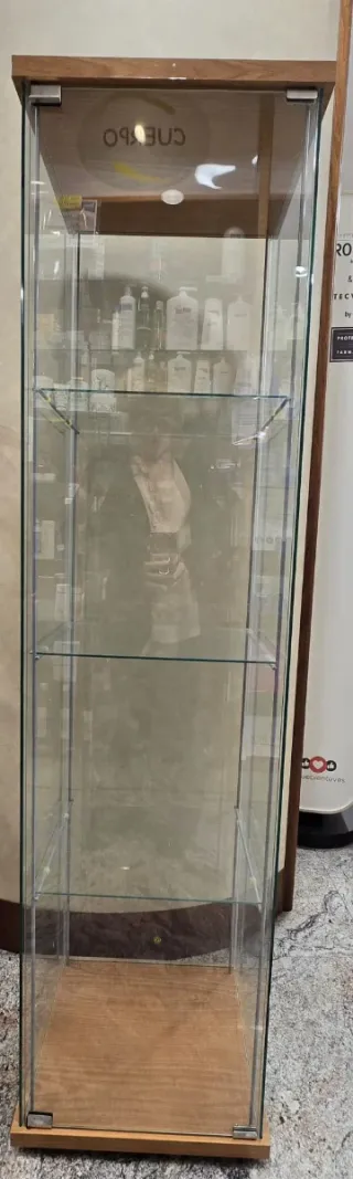 Vitrina Cristal 360° y madera