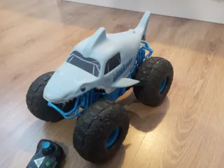 Coche RC Monster Truck Megalodon Tiburón
