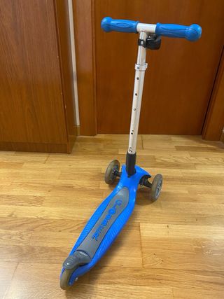 Patinete Globber 3 Ruedas Azul con ruedas de luces