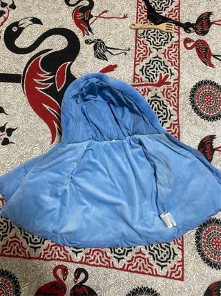 Cappotto invernale blu con cappuccio