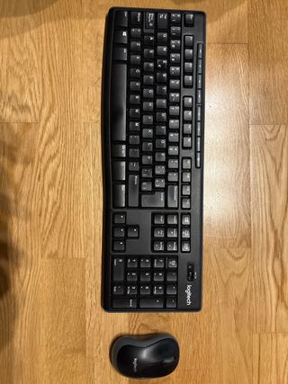 Teclado y Ratón Inalámbrico Logitech Negro/Gris.