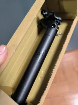 Tija de sillín de bicicleta negra Mérida Expert