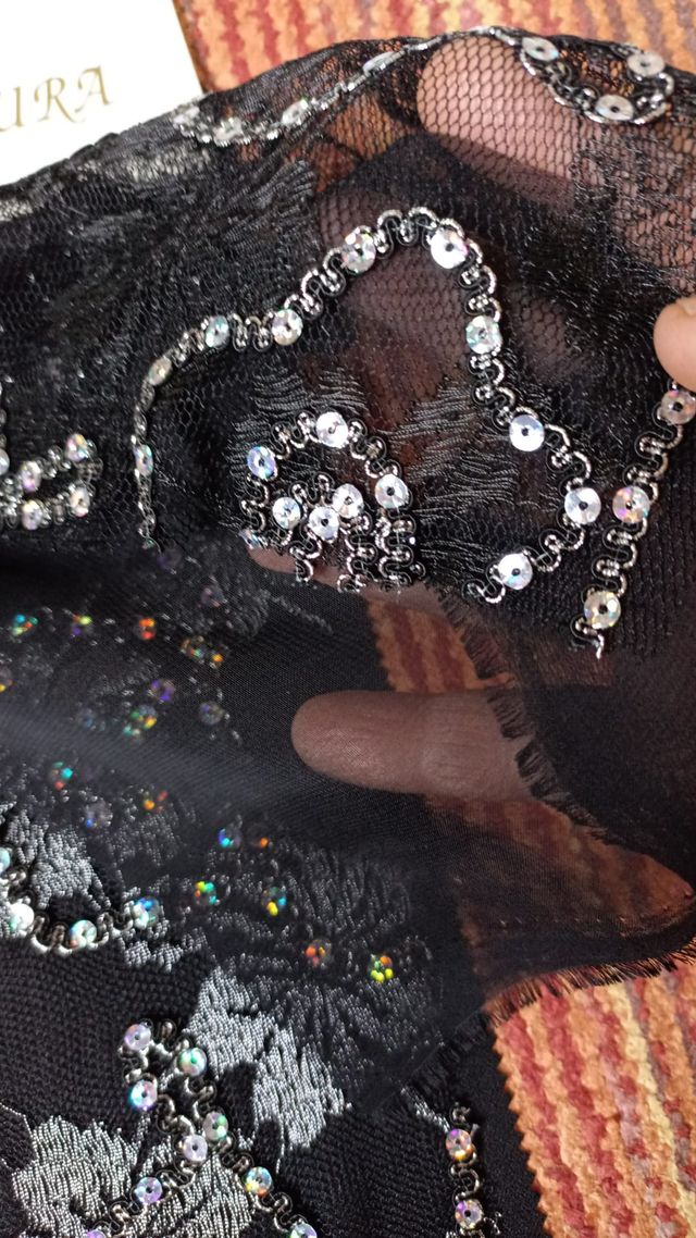 Retales de tela con lentejuelas