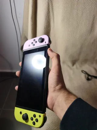 Nintendo Switch + FIFA 22 + Accessori