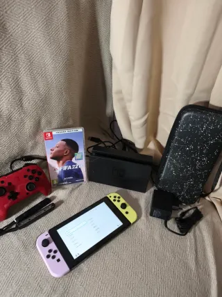 Nintendo Switch + FIFA 22 + Accessori