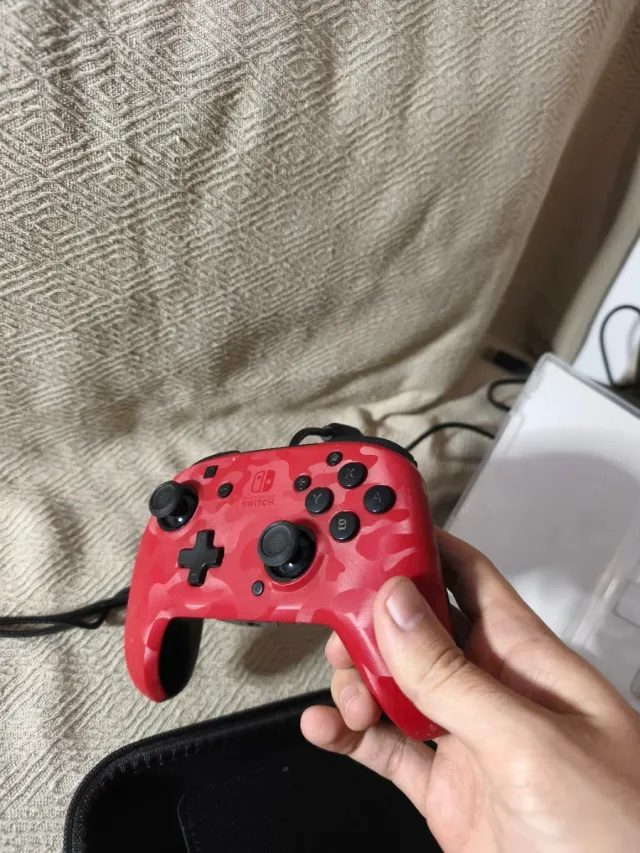 Nintendo Switch + FIFA 22 + Accesorios