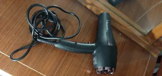 Secador de pelo negro como nuevo