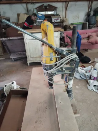 Taladro para bisagras