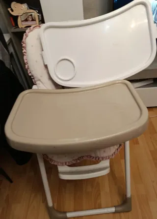 Trona para bebé con funda rosa