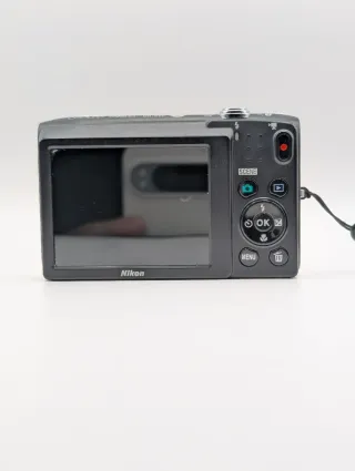 Nikon Coolpix S2800 Plata