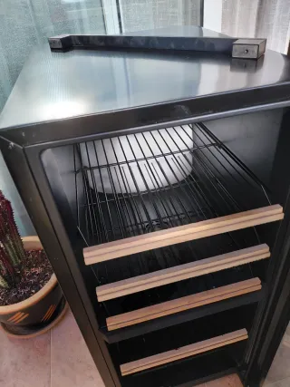 Vinoteca Climadiff casi nueva