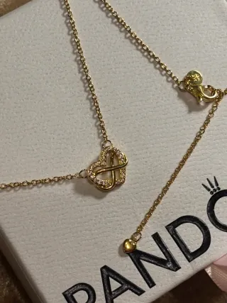 Collar Dorado Pandora Corazón e Infinito
