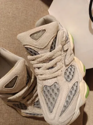 Zapatillas New Balance Beige/Gris