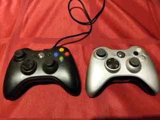 Xbox 360 E 250GB + 2 Mandos + Juegos