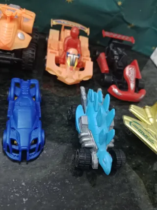 Lote de 10 vehículos de juguete