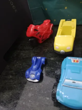 Lote de 10 vehículos de juguete