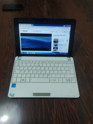 Asus Eee PC 1001HA Netbook
