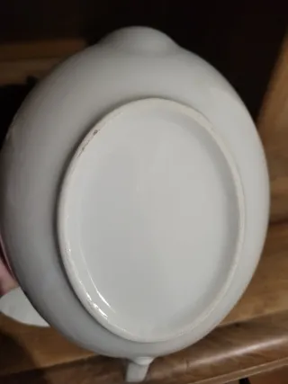 Teiera in porcellana bianca