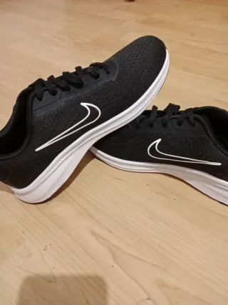 Zapatillas Nike Negras Talla 40 Sin Usar